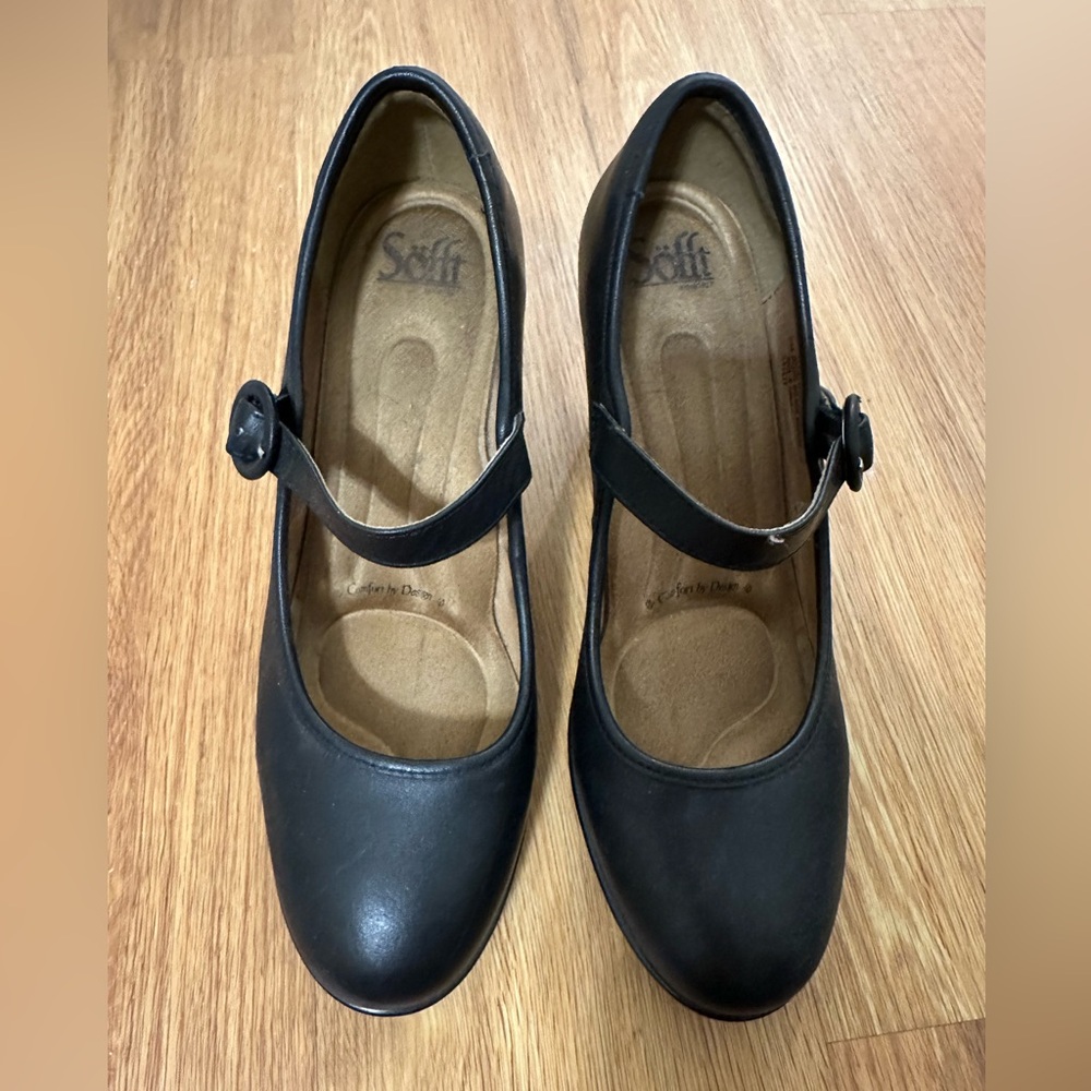 Flight attendant shoes by Sofft